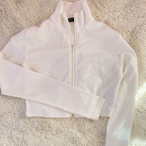 crop zip up